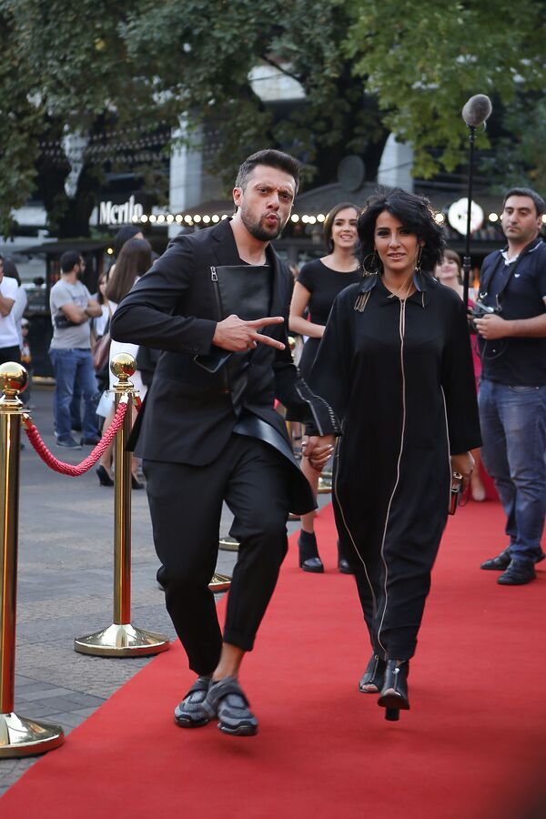 Հեղափոխության օրերին մեծ դժվարությամբ նկարահանած «Ազնիվ գողեր» ֆիլմը մեծ էկրաններին է - Sputnik Արմենիա