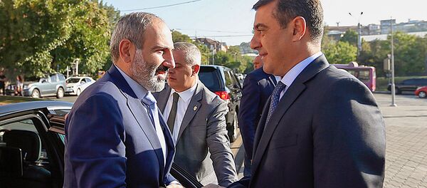 Премьер-министр Никол Пашинян и исполняющий обязанности главы СНБ Эдуард Мартиросян перед заседанием руководящего состава СНБ (20 сентября 2019). Еревaн - Sputnik Армения