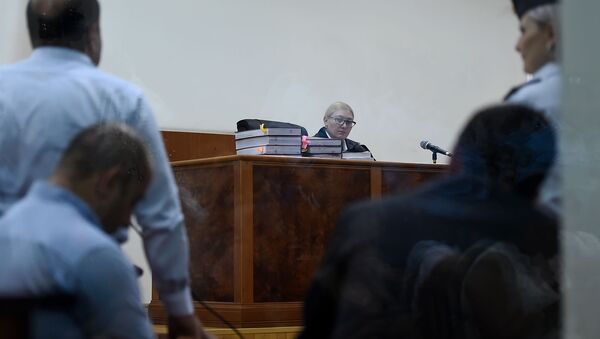 Судья Анна Данибекян наблюдает за выступлением адвоката Айка Алумяна на судебном заседании по делу 1 марта (20 сентября 2019). Еревaн - Sputnik Армения