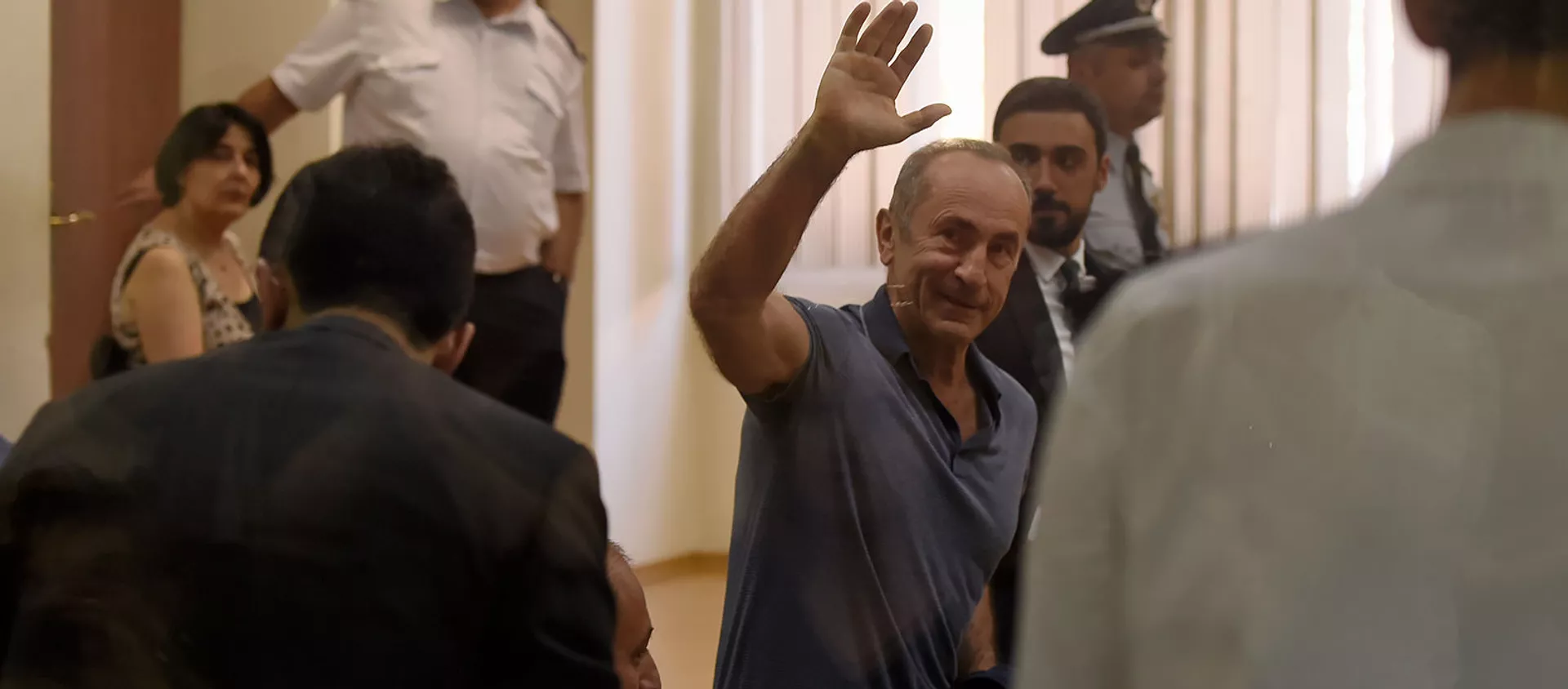Роберт Кочарян прибывает на судебное заседание (20 сентября 2019). Еревaн - Sputnik Армения, 1920, 05.11.2019