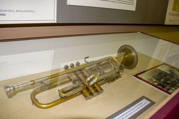 Շեփորից մինչև ՀՀ առաջին անձնագիրը. Անկախության եզակի սիմվոլները պատմության թանգարանում են - Sputnik Արմենիա