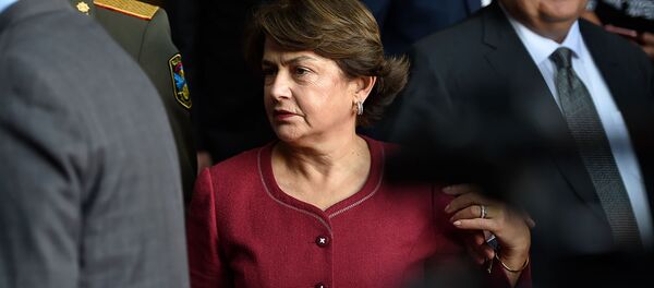 Президент Армен Саркисян с супругой Нунэ прибывают в Черную крепость на праздничные мероприятия Дня Независимости Армении (21 сентября 2019). Гюмри - Sputnik Армения