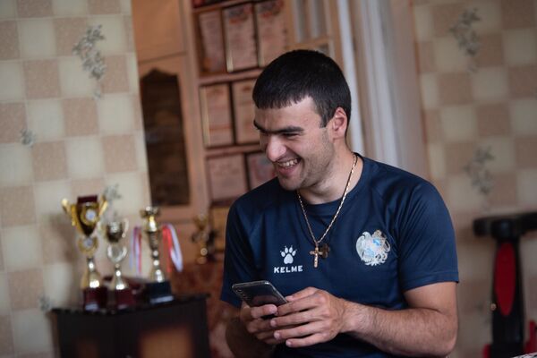 Ժայռամագլցումից մինչև ուժային եռամարտ. սահմանափակ հնարավորություններով Գևորգի նշանաբանը - Sputnik Արմենիա