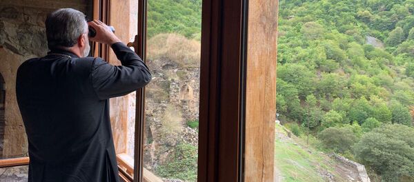 Настоятель монастыря Дадиванк Тер-Ованнес Настоятель монастыря Дадиванк Тер-Ованнес - Sputnik Армения