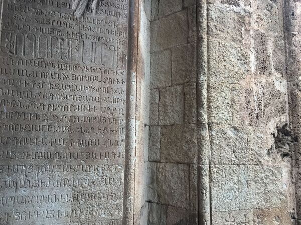 Վանքի անվտանգությունը հսկող քահանան. տեր Հովհաննեսը փորձում է փրկել Դադիվանքը փլուզումից - Sputnik Արմենիա