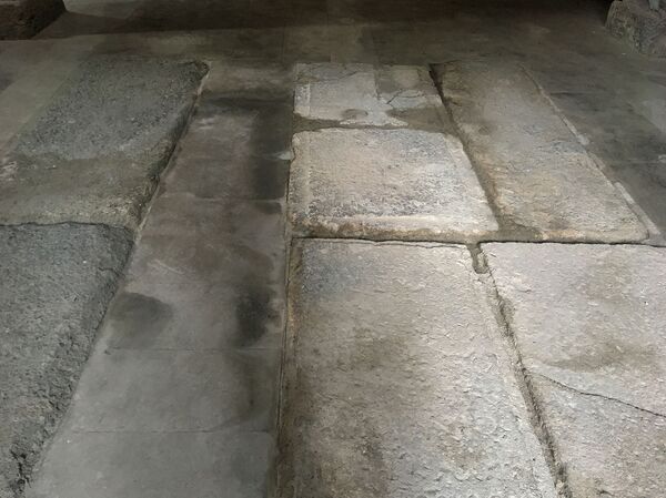 Վանքի անվտանգությունը հսկող քահանան. տեր Հովհաննեսը փորձում է փրկել Դադիվանքը փլուզումից - Sputnik Արմենիա