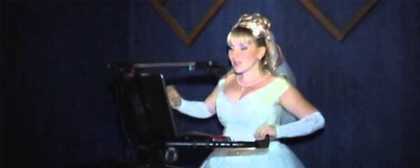 Русская невеста классно поет на армянском - Sputnik Արմենիա