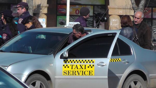 Ванадзорские таксисты выступили с прошением пересмотреть пошлину на такси - Sputnik Արմենիա