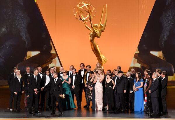 Актеры и съемочная группа сериала Игра Престолов с наградой за Лучший драматический сериал на 71st Emmy Awards в Лос-Анджелесе - Sputnik Армения