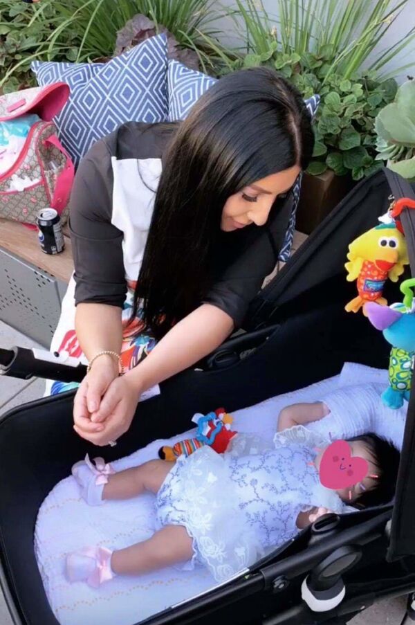 «Մենք արդեն 40 օրական ենք». Մերի Մակարյանը հրապարակել է դստեր առաջին լուսանկարը «Մենք արդեն 40 օրական ենք». Մերի Մակարյանը հրապարակել է դստեր առաջին լուսանկարը - Sputnik Արմենիա