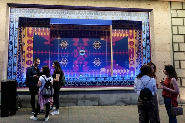 Лучшие и худшие витрины Еревана - Sputnik Армения