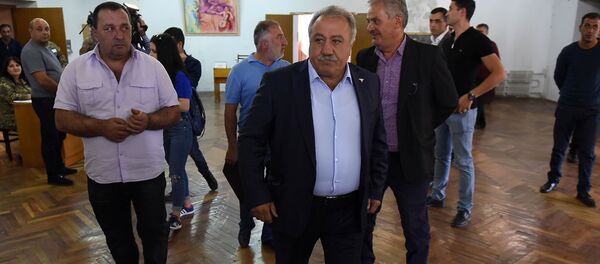 Председатель Союза добровольцев Еркрапа Сасун Микаелян во время учения по мобилизации (24 сентября 2019). Абовян - Sputnik Армения