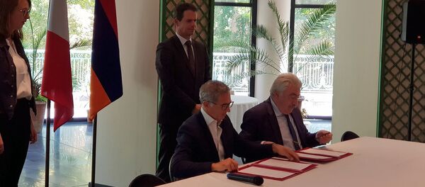 Церемония подписания соглашения о сотрудничестве между Нац.архивом Армении и мемориалом Моаи (24 сентября 2019). Еревaн - Sputnik Արմենիա