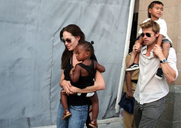 Анджелина Джоли раскрыла истинную причину развода с Брэдом Питтом - Sputnik Армения