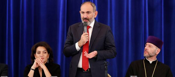 Премьер-министр Никол Пашинян с супругой Анной Акопян встретился с армянской общиной Нью-Йорка (24 сентября 2019). Нью-Йорк - Sputnik Արմենիա