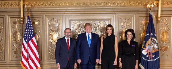 Церемония фотографирования президента и первой леди США Дональда и Меланьи Трамп с премьер-министром Армении Николом Пашиняном и Анной Акопян (25 сентября 2019). Нью-Йорк - Sputnik Արմենիա
