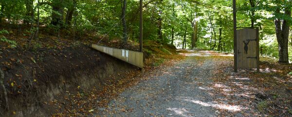 Тропа к заповеднику породистых кавказских оленей в Национальном парке Дилижан - Sputnik Армения