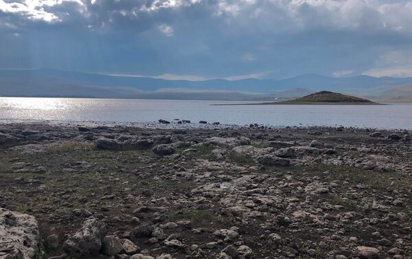 Озеро Арпи около села Гарнарич, Ширак - Sputnik Армения
