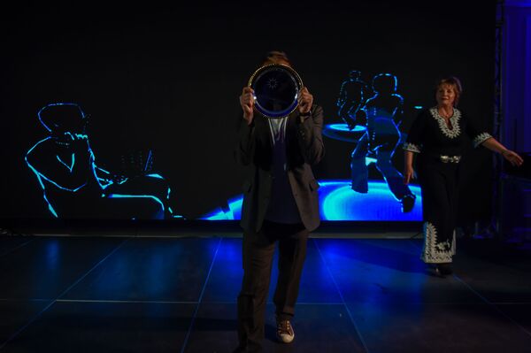 Увидеть мир незрячими глазами: проект Слепые в большом городе получил престижную премию Увидеть мир незрячими глазами: проект Слепые в большом городе получил престижную премию - Sputnik Армения