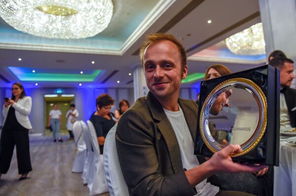 Увидеть мир незрячими глазами: проект Слепые в большом городе получил престижную премию Увидеть мир незрячими глазами: проект Слепые в большом городе получил престижную премию - Sputnik Армения