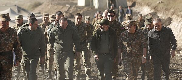 Премьер-министр Никол Пашинян и министр обороны Давид Тоноян посетили военные учения (28 сентября 2019). Армения - Sputnik Армения