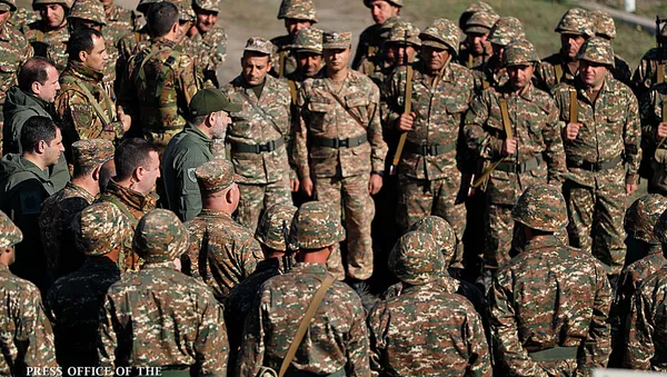 Премьер-министр Никол Пашинян посетил военные учения (28 сентября 2019). Армения