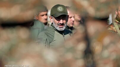 Премьер-министр Никол Пашинян посетил военные учения (28 сентября 2019). Армения