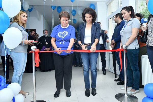 Աննա Հակոբյանը ներկա է գտնվել «Իմ ուղին» կենտրոնի նոր մասնաշենքի բացման արարողությանը Աննա Հակոբյանը ներկա է գտնվել «Իմ ուղին» կենտրոնի նոր մասնաշենքի բացման արարողությանը - Sputnik Արմենիա