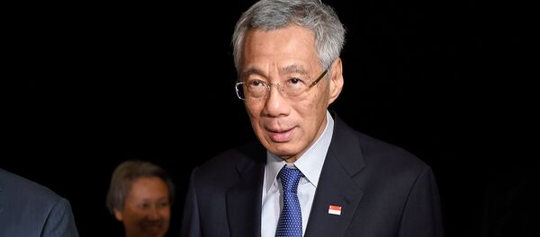 Премьер-министр Сингапура Ли Сянлун в аэропорту Звартноц (28 сентября 2019). Еревaн Премьер-министр Сингапура Ли Сянлун в аэропорту Звартноц (28 сентября 2019). Еревaн - Sputnik Армения