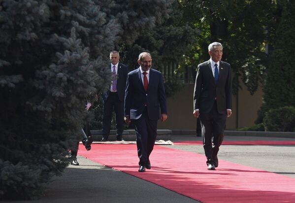 Премьер-министр Армении Никол Пашинян и премьер Сингапура Ли Сянь Лун - Sputnik Армения