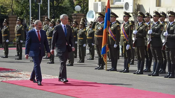 Премьер-министр Армении Никол Пашинян и премьер Сингапура Ли Сянлун - Sputnik Армения