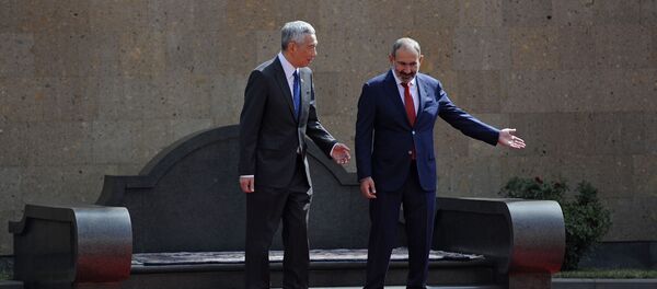 Премьер-министр Армении Никол Пашинян и премьер Сингапура Ли Сянлун - Sputnik Արմենիա