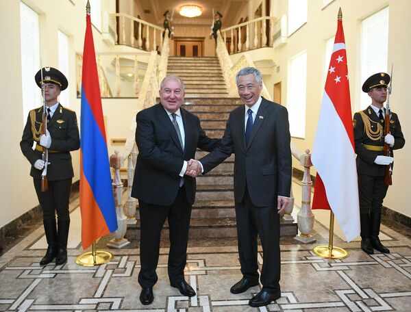 Որ ոլորտներում կհամագործակցեն Հայաստանը և Սինգապուրը. քննարկել են Սարգսյանը և Լի Սյեն Լուն Որ ոլորտներում կհամագործակցեն Հայաստանը և Սինգապուրը. քննարկել են Սարգսյանը և Լի Սյեն Լուն - Sputnik Արմենիա