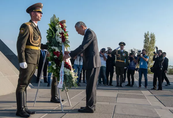 Премьер-министр Сингапура Ли Сянь Лун на мемориале Цицернакаберд - Sputnik Армения
