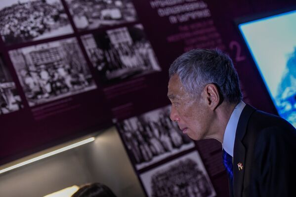 Премьер-министр Сингапура Ли Сянь Лун на мемориале Цицернакаберд - Sputnik Армения
