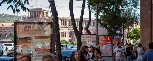 Флаги стран-участниц ЕАЭС на улице Амиряна (30 сентября 2019). Еревaн - Sputnik Армения