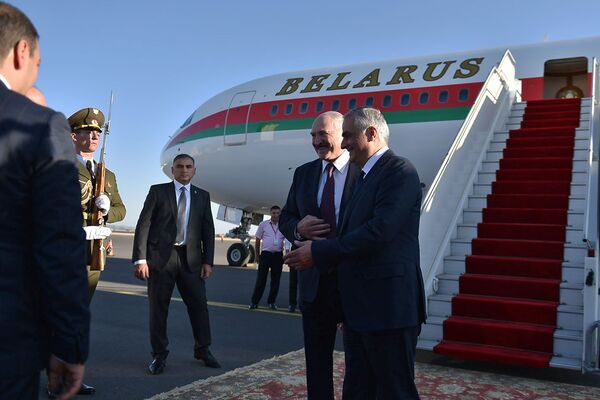 Что мне делать, если и Пашинян – мой друг, и Алиев: Лукашенко в Ереване - Sputnik Армения