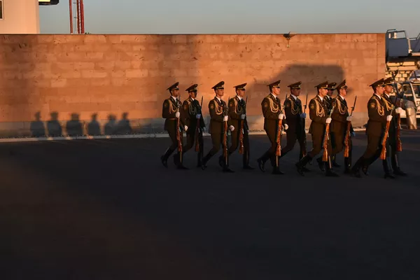 Рота почетного караула в аэропорту Звартноц (30 сентября 2019). Еревaн - Sputnik Армения