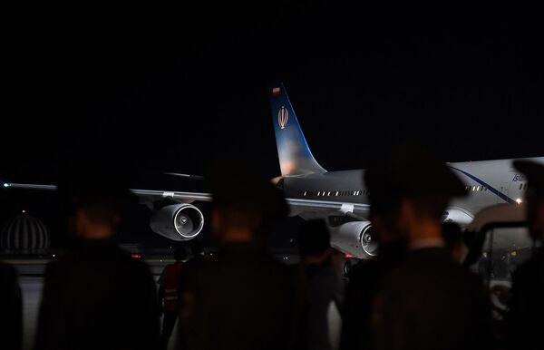 Самолет президента Ирана в аэропорту Звартноц (30 сентября 2019). Еревaн - Sputnik Армения