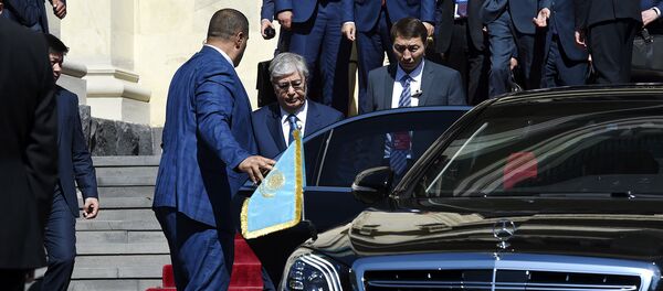 Премьер-министр Никол Пашинян встретился с Президентом Республики Казахстан Касымом-Жомартом Токаевым (1 октября 2019) Еревaн - Sputnik Армения