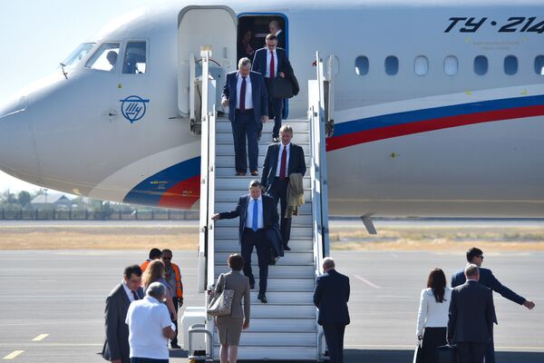Самолет президента России приземлился в Ереване – фото Самолет президента России приземлился в Ереване – фото - Sputnik Армения
