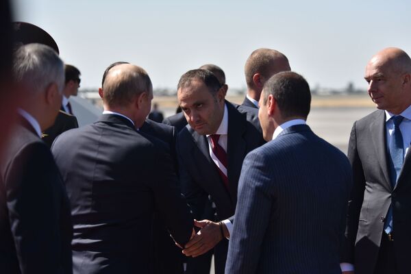 Самолет президента России приземлился в Ереване – фото Самолет президента России приземлился в Ереване – фото - Sputnik Армения