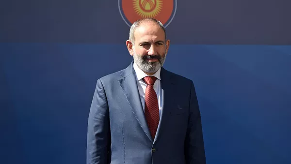 Премьер-министр Армении Никол Пашинян перед началом заседания Высшего Евразийского Экономического Совета (1 октября 2019). Еревaн - Sputnik Армения