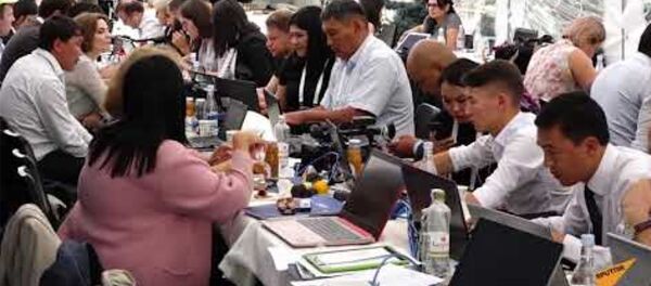 Работа представителей СМИ в пресс-центре заседание Высшего Евразийского экономического совета - Sputnik Արմենիա