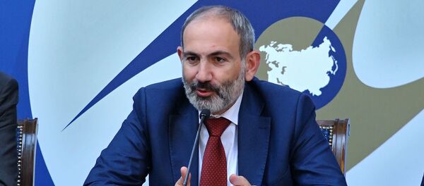 Премьер-министр Армении Никол Пашинян во время пресс-конференции (1 октября 2019). Еревaн Премьер-министр Армении Никол Пашинян во время пресс-конференции (1 октября 2019). Еревaн - Sputnik Արմենիա
