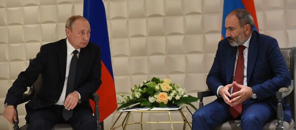 Встреча премьер-министра Армении Никола Пашиняна и президента России Владимира Путина (1 октября 2019). Еревaн - Sputnik Армения