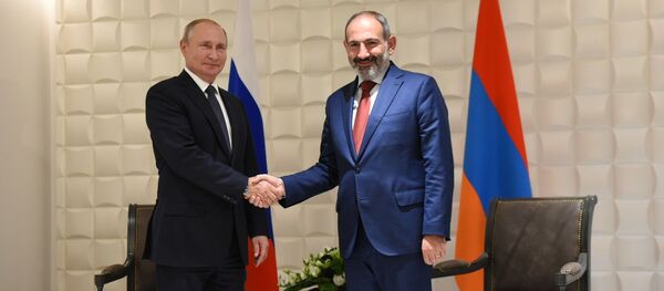 Встреча премьер-министра Армении Никола Пашиняна и президента России Владимира Путина (1 октября 2019). Еревaн - Sputnik Армения