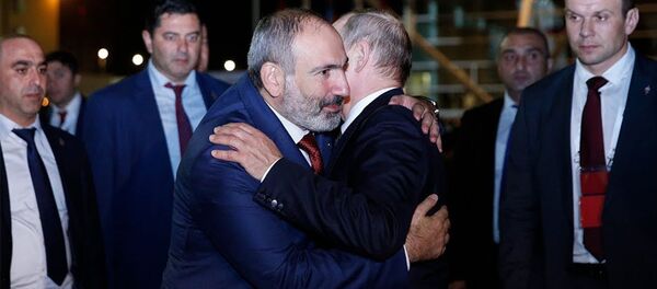 Նիկոլ Փաշինյանը «Զվարթնոց» օդանավակայանում ճանապարհել է Վլադիմիր Պուտինին - Sputnik Արմենիա