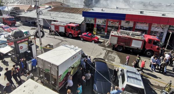 В Тбилиси горит торговый центр Терги - Sputnik Армения