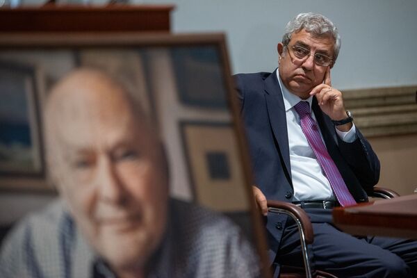 В глубине души он был армянином: прах Кима Бакши упокоится в Гарнийском ущелье и Шуши - Sputnik Армения